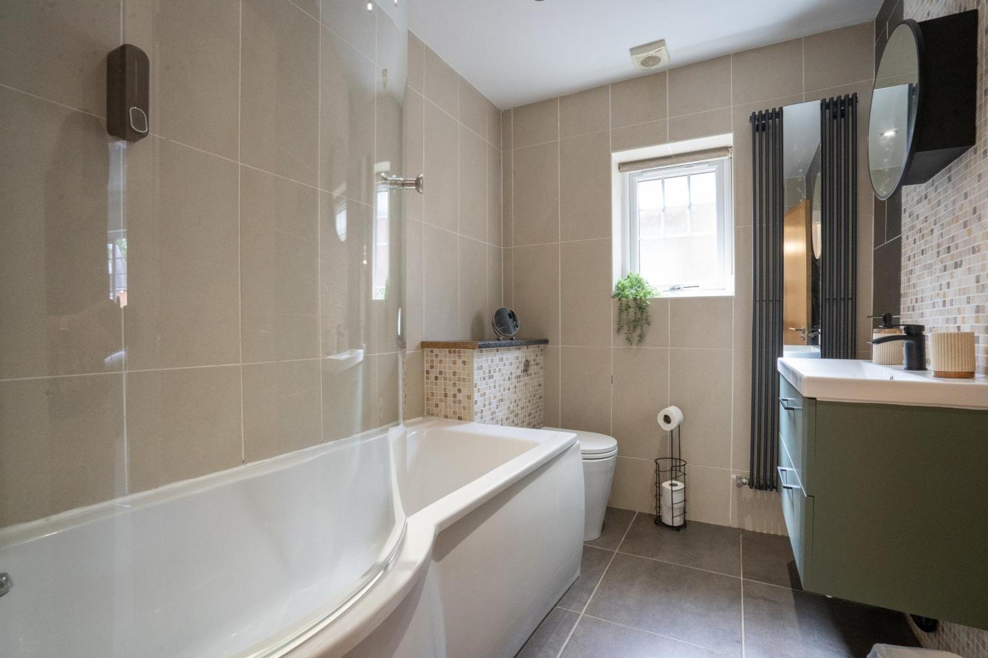 Вілла Emirates House, Luxe 5 Bed, With King Sized Beds, Next To Aiport & Nec, Jlr 5 Mins Marston Green Екстер'єр фото