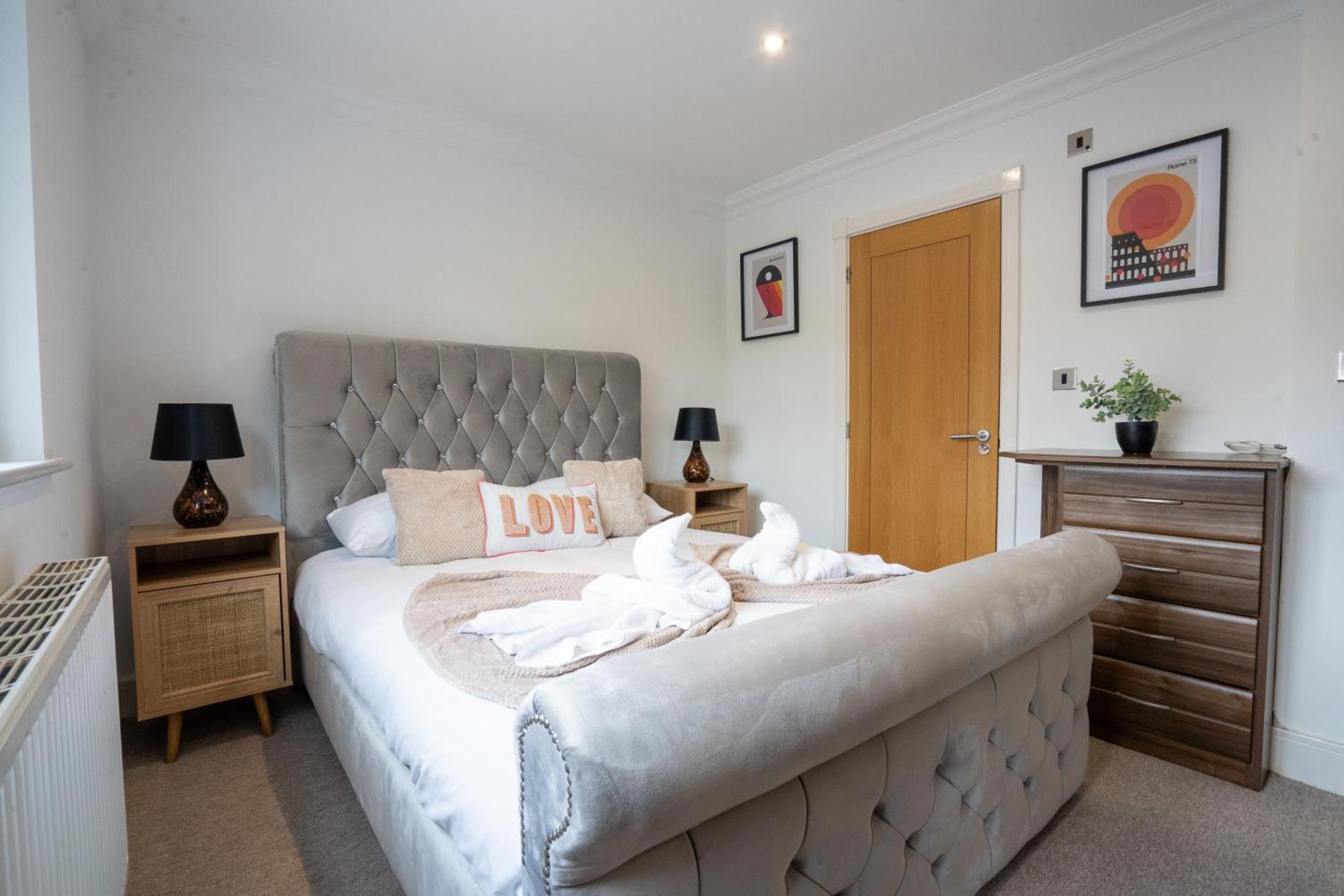Вілла Emirates House, Luxe 5 Bed, With King Sized Beds, Next To Aiport & Nec, Jlr 5 Mins Marston Green Екстер'єр фото