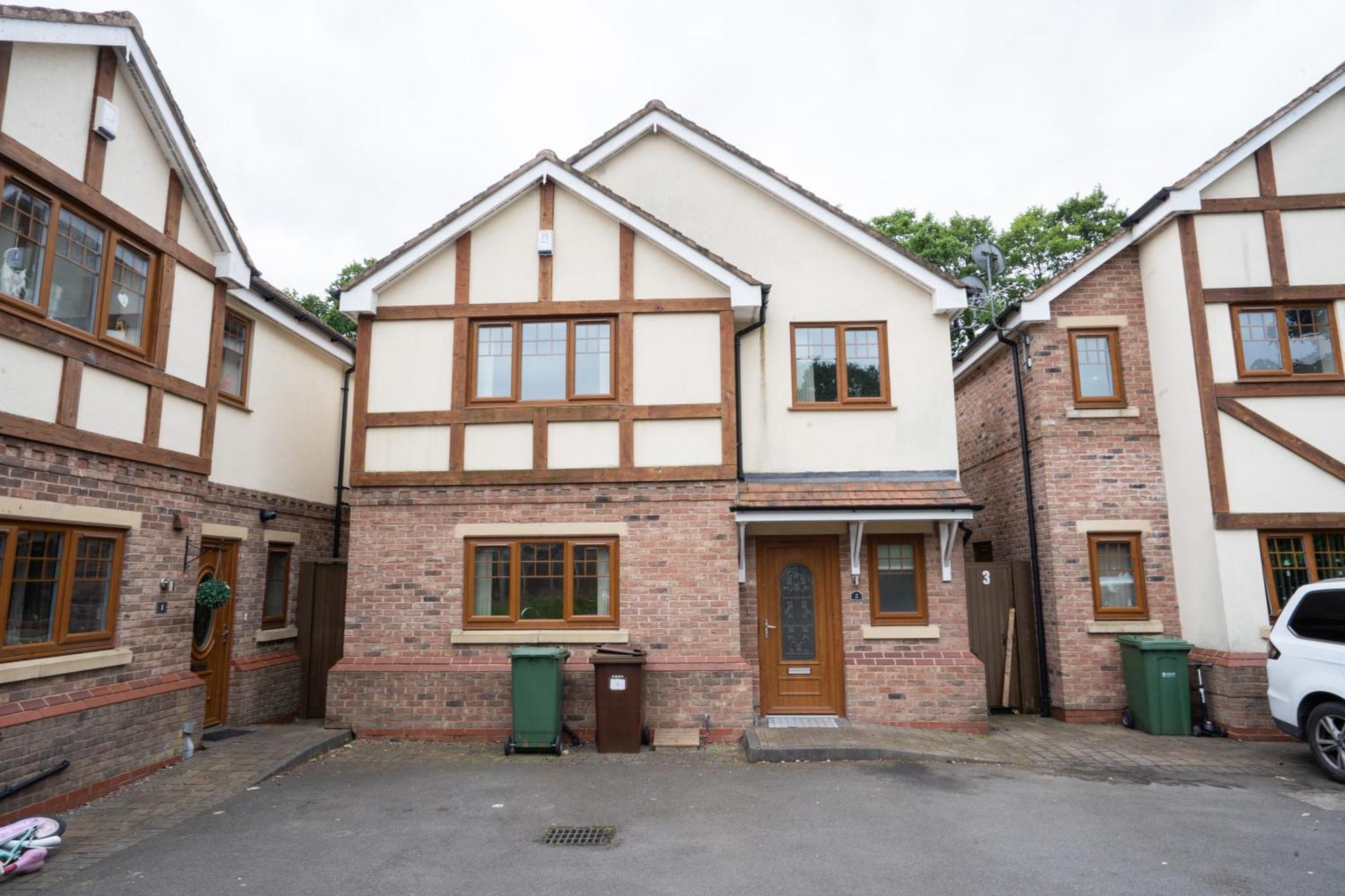 Вілла Emirates House, Luxe 5 Bed, With King Sized Beds, Next To Aiport & Nec, Jlr 5 Mins Marston Green Екстер'єр фото