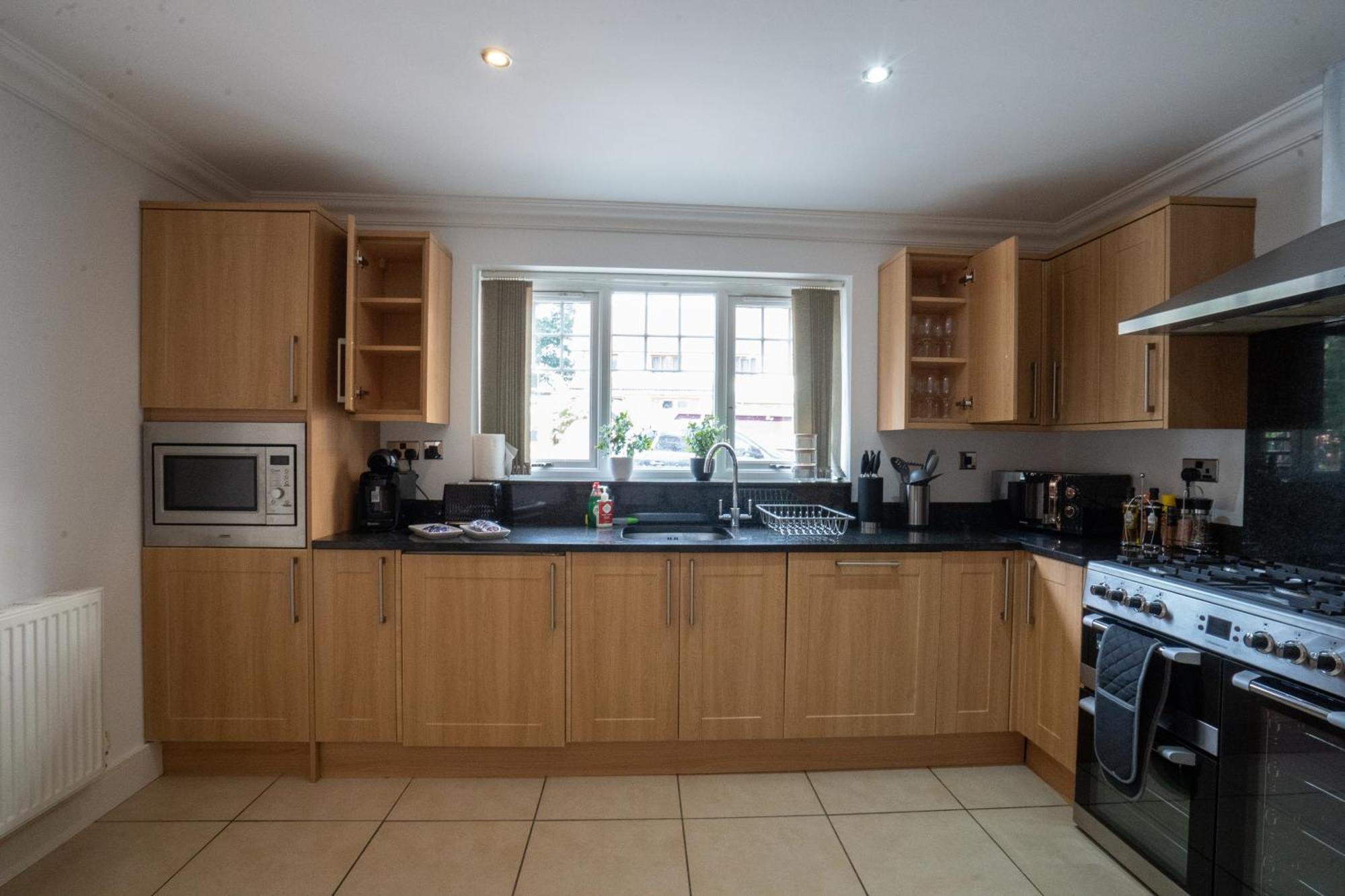 Вілла Emirates House, Luxe 5 Bed, With King Sized Beds, Next To Aiport & Nec, Jlr 5 Mins Marston Green Екстер'єр фото