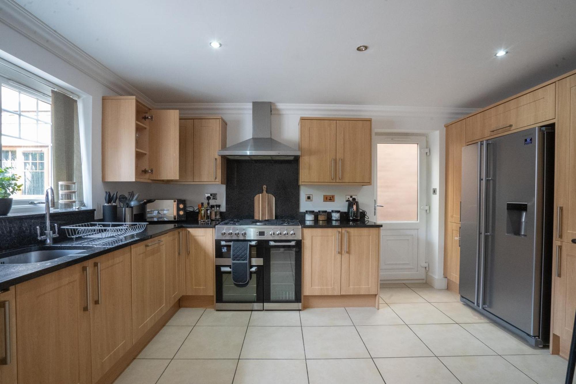 Вілла Emirates House, Luxe 5 Bed, With King Sized Beds, Next To Aiport & Nec, Jlr 5 Mins Marston Green Екстер'єр фото